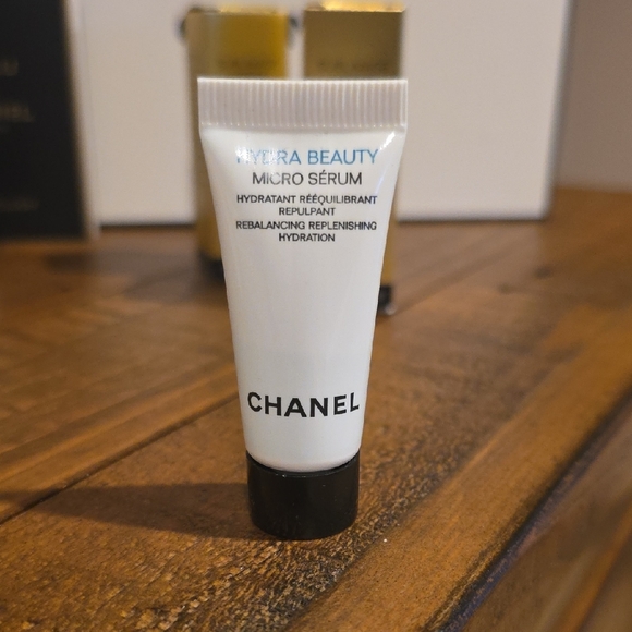 CHANEL Skincare Sample Set - Picture 8 of 15